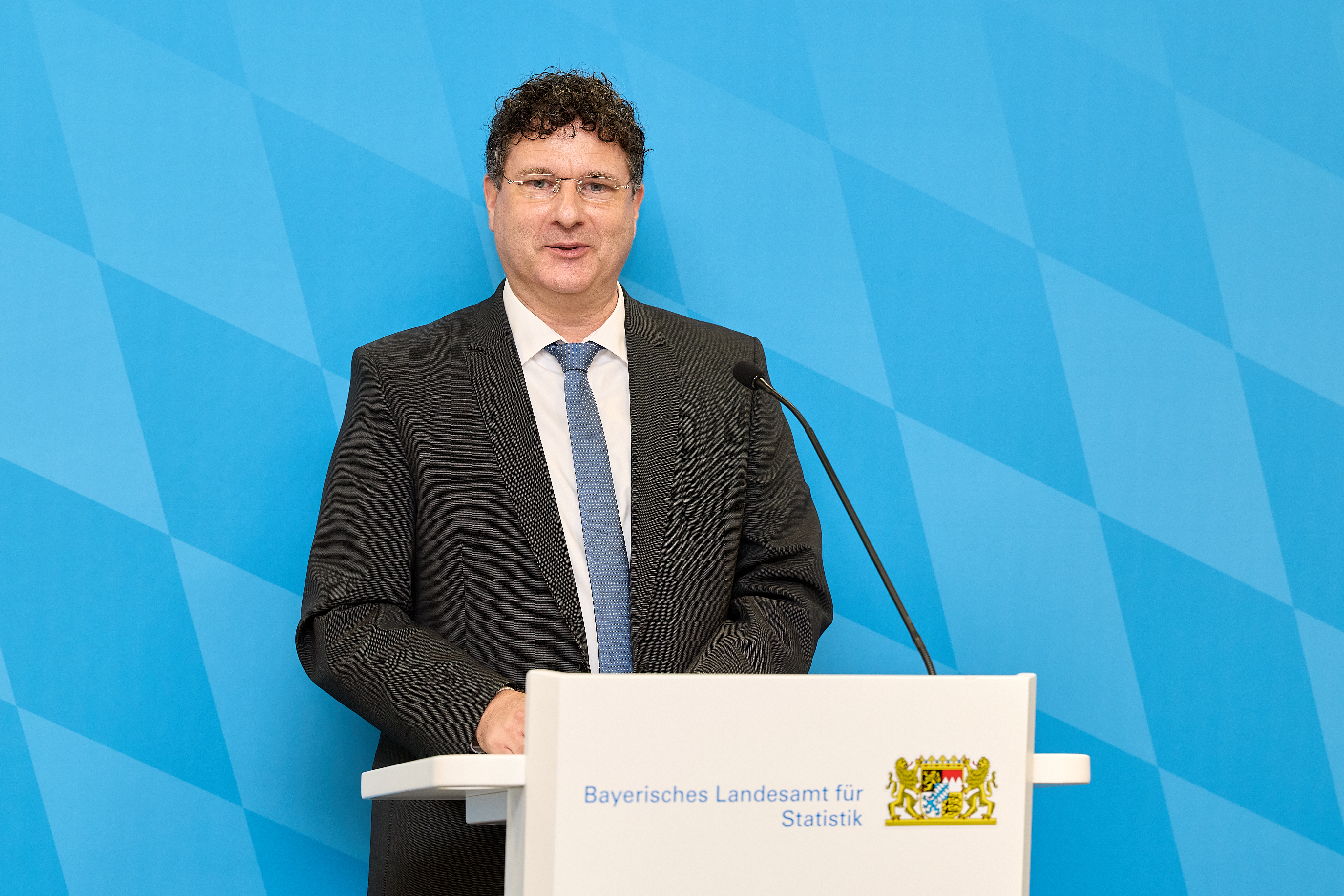Auf dem Bild wird Herr Muth gezeigt Auf dem Bild wird Herr Muth gezeigt