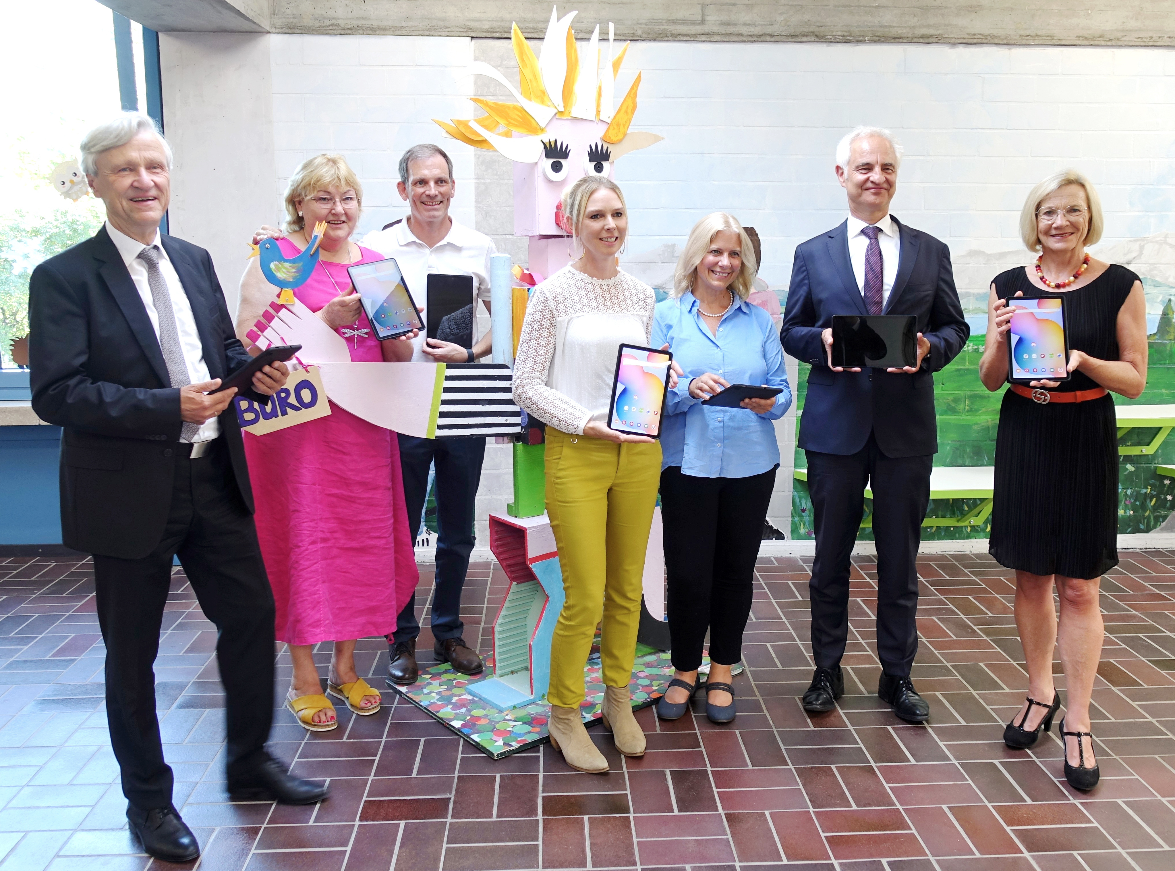 Zensus 2022 für die Zweitverwendung bei der Lehramtsausbildung und zum Einsatz in Klassen an Grund- und Mittelschulen Bayerns; Ort: Mittelschule in Unterschleißheim bei München; 11. September 2023. Zensus 2022 für die Zweitverwendung bei der Lehramtsausbildung und zum Einsatz in Klassen an Grund- und Mittelschulen Bayerns; Ort: Mittelschule in Unterschleißheim bei München; 11. September 2023.